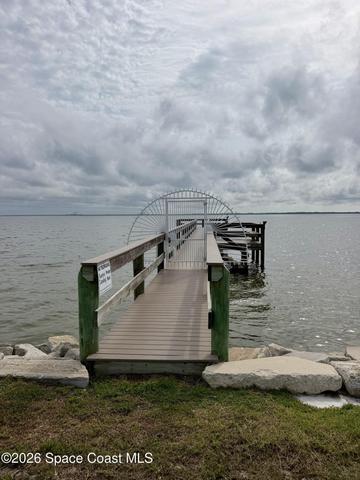 Dock