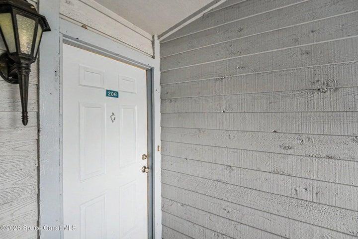 Frontg Door