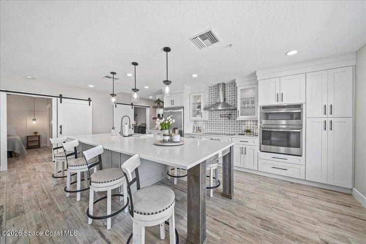 Gourmet kitchen
