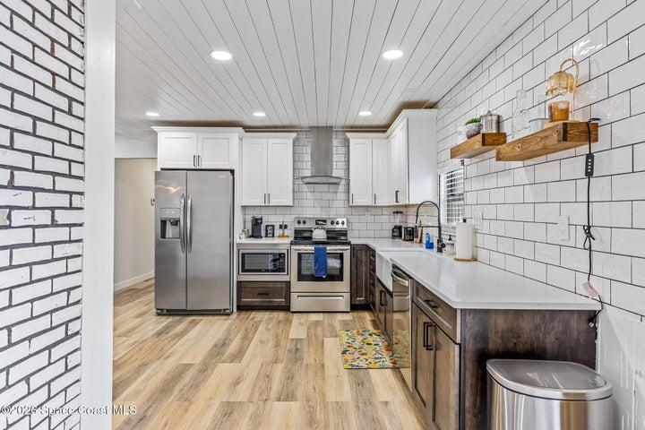 Two Tone Design and Custom backsplash and shelving