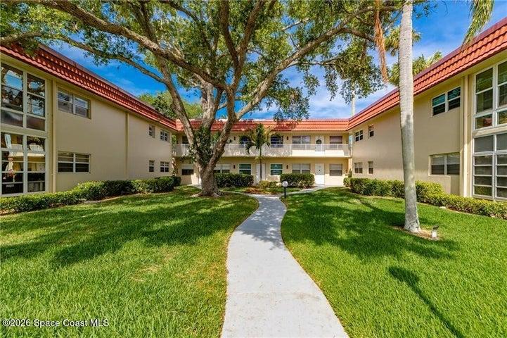 17 Vista Palm Lane 201, Vero Beach, FL, 32962 photo 2