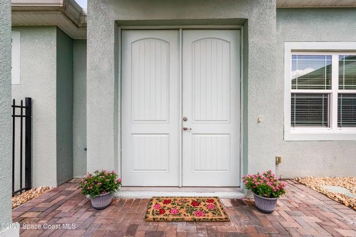 Front Porch/Door