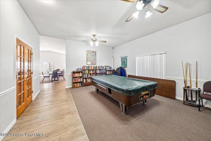 Community Room with Pool Table