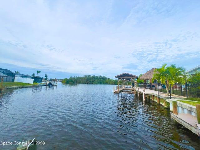 380 Diana Boulevard, Merritt Island, FL, 32953 photo 2