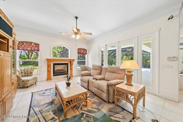 Family Room w/ Gas Fireplace