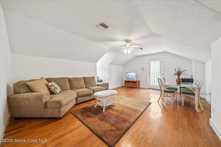 Upstairs Suite w/Separate Entrance