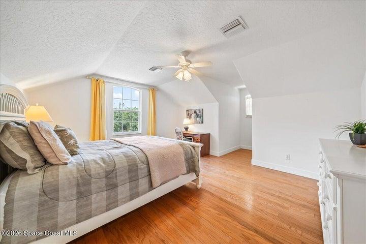 Upstairs Suite - 5th Bedroom