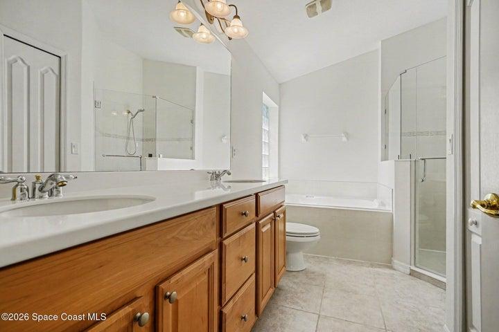 Separate Tub & Shower