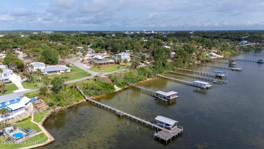 Nearby Indian River Drive