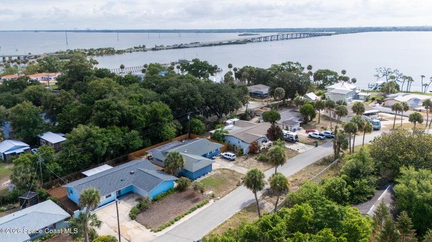 Proximity To Indian River
