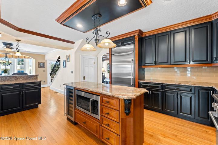 Huge Gourmet Kitchen