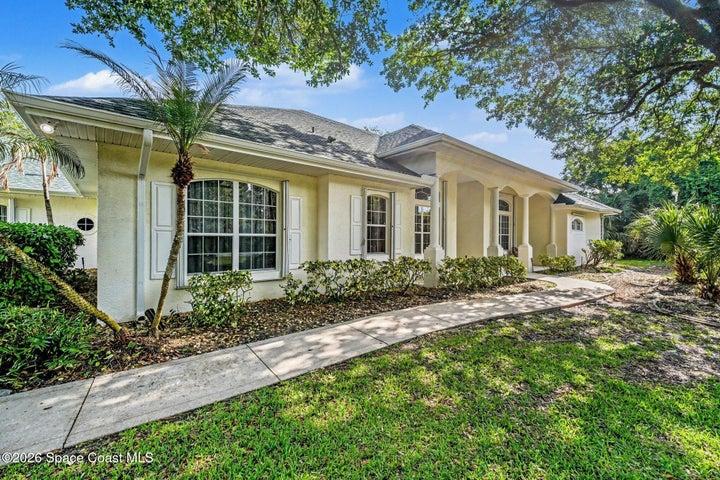 Welcome to 4389 Ligustrum Drive!
