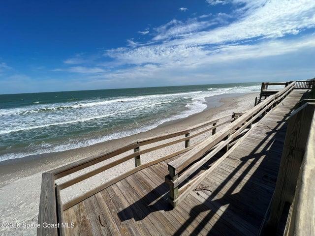 Public Beach Access Bicentennial Park minutes away to Atlantic Ocean