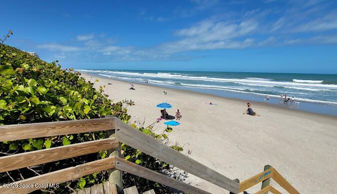 Public Beach nearby to Atlantic Ocean