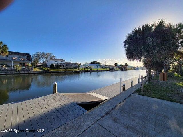 public launch floating dock at Oars and Paddles Park minutes away