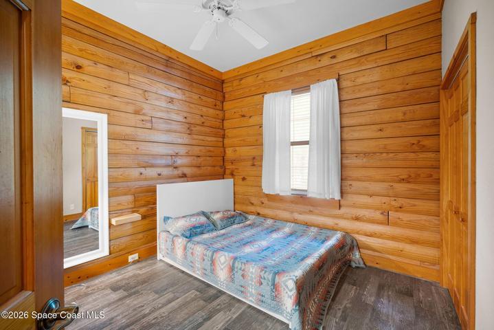 guest room 1