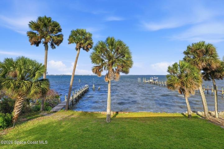 Backyard views & views of 99' fishing pier