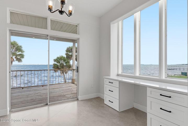 Breakfast Nook area with built in office desk