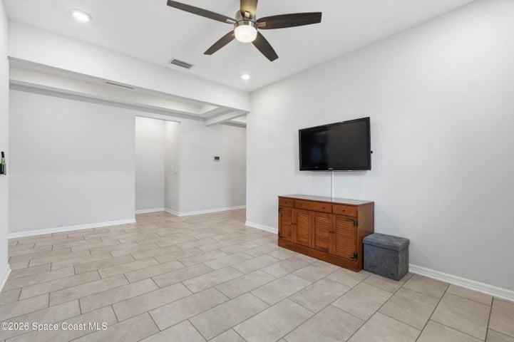 Open dining area ideal for both casual and formal dining