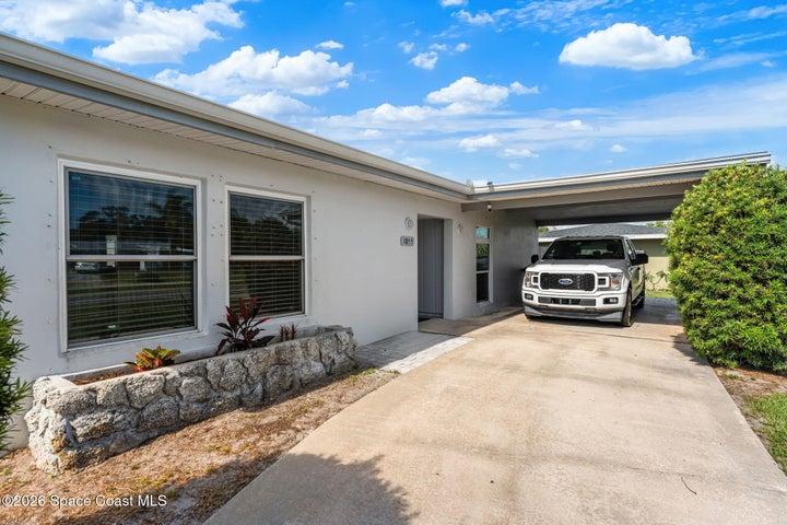 Large circular driveway