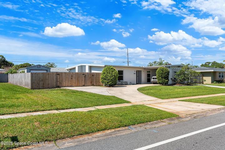 Large circular driveway