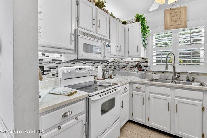 19 Pine Arbor Lane 107, Vero Beach, FL, 32962 photo 9