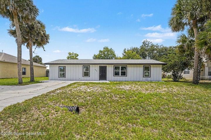 428 Calamondin Avenue NW, Palm Bay