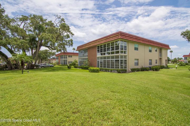 61 Woodland Drive 107, Vero Beach