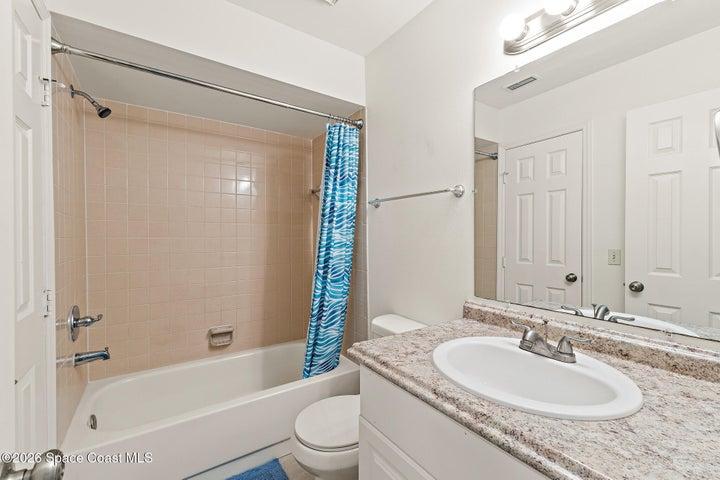 Tiled Shower/Tub