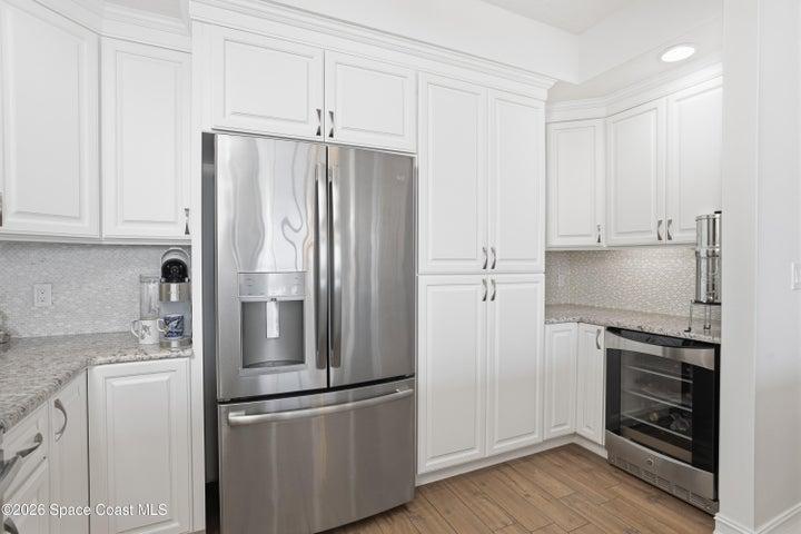 Beverage cooler. Pull out pantry drawers.