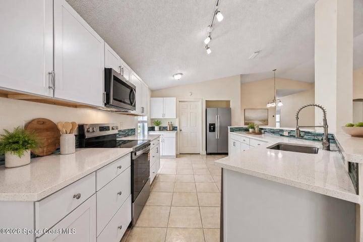 4077 Mount Carmel Lane, Melbourne, FL, 32901 photo 4