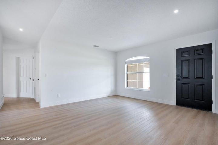 Dining Room & Foyer