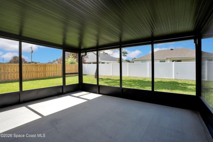 Screened Rear Porch