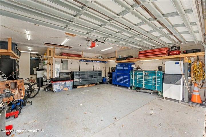 oversized 2 car garage