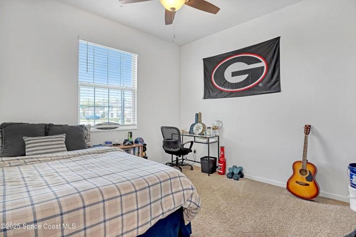 Guest bedroom 1
