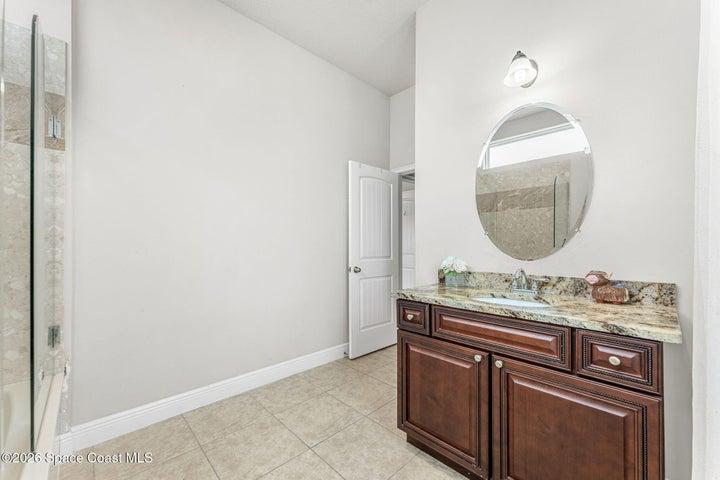 Guest bathroom upstairs