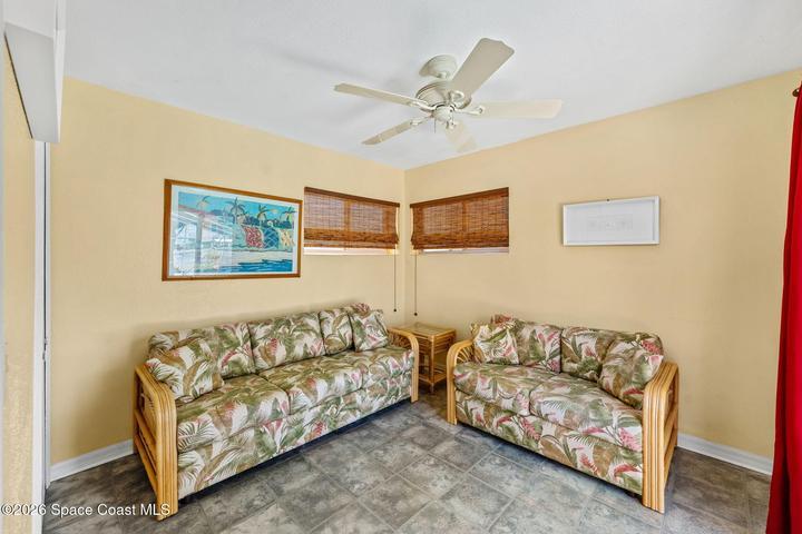 guest/pool house bedroom #2