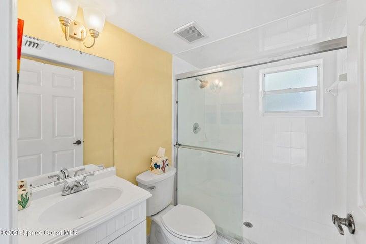 guest/pool house bathroom