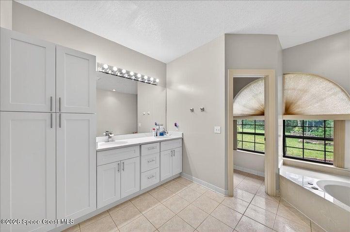 3575 Heartwood Lane, Melbourne, FL, 32934 photo 25