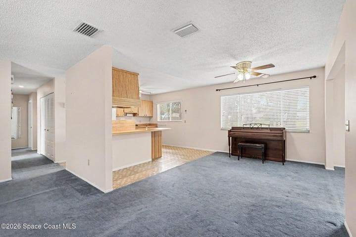 Dining/Kitchen