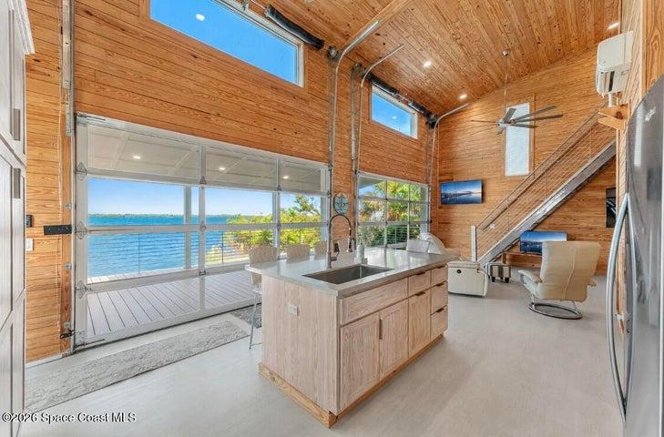 25 Vip Island B, Grant-Valkaria