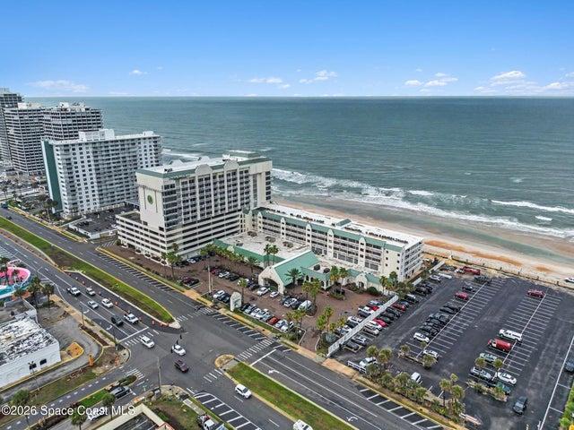 veiw of entire property