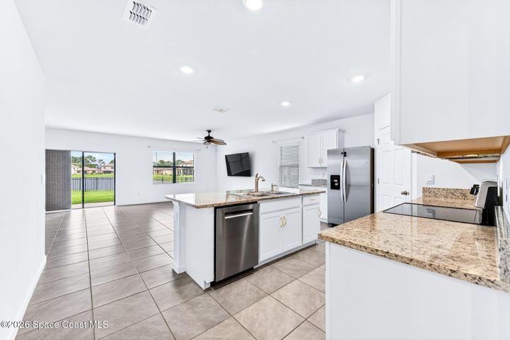 1477 Mineral Loop Drive NW, Palm Bay, FL, 32907 photo 4