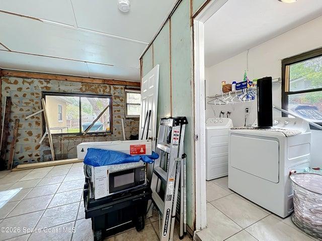 Laundry Room off bonus