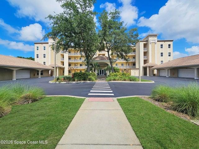 A community of 24 condominiums with upscale finishes and riverfront views at Laguna Vista, right in Rockledge, FL.