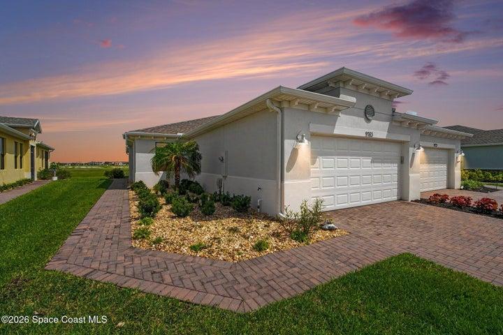 9763 Alister Drive, Melbourne