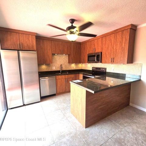 4014 Vista Oaks Circle NE, Melbourne, FL, 32905 photo 5