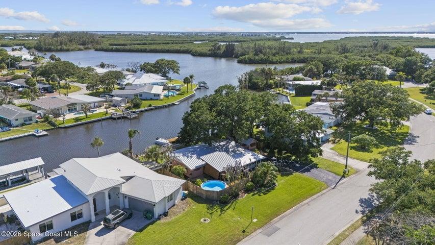 514 Cocoa Isles Boulevard, Cocoa Beach, FL, 32931 photo 2