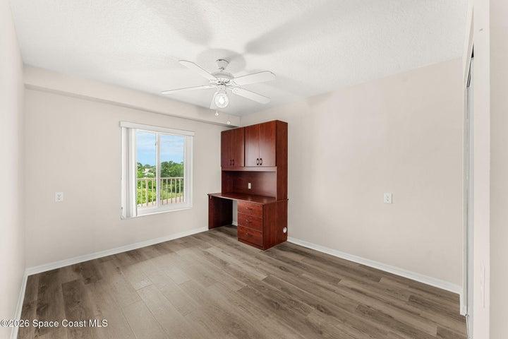 Guest bedroom