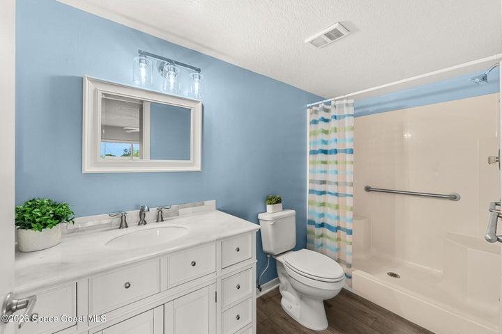 Owners bathroom